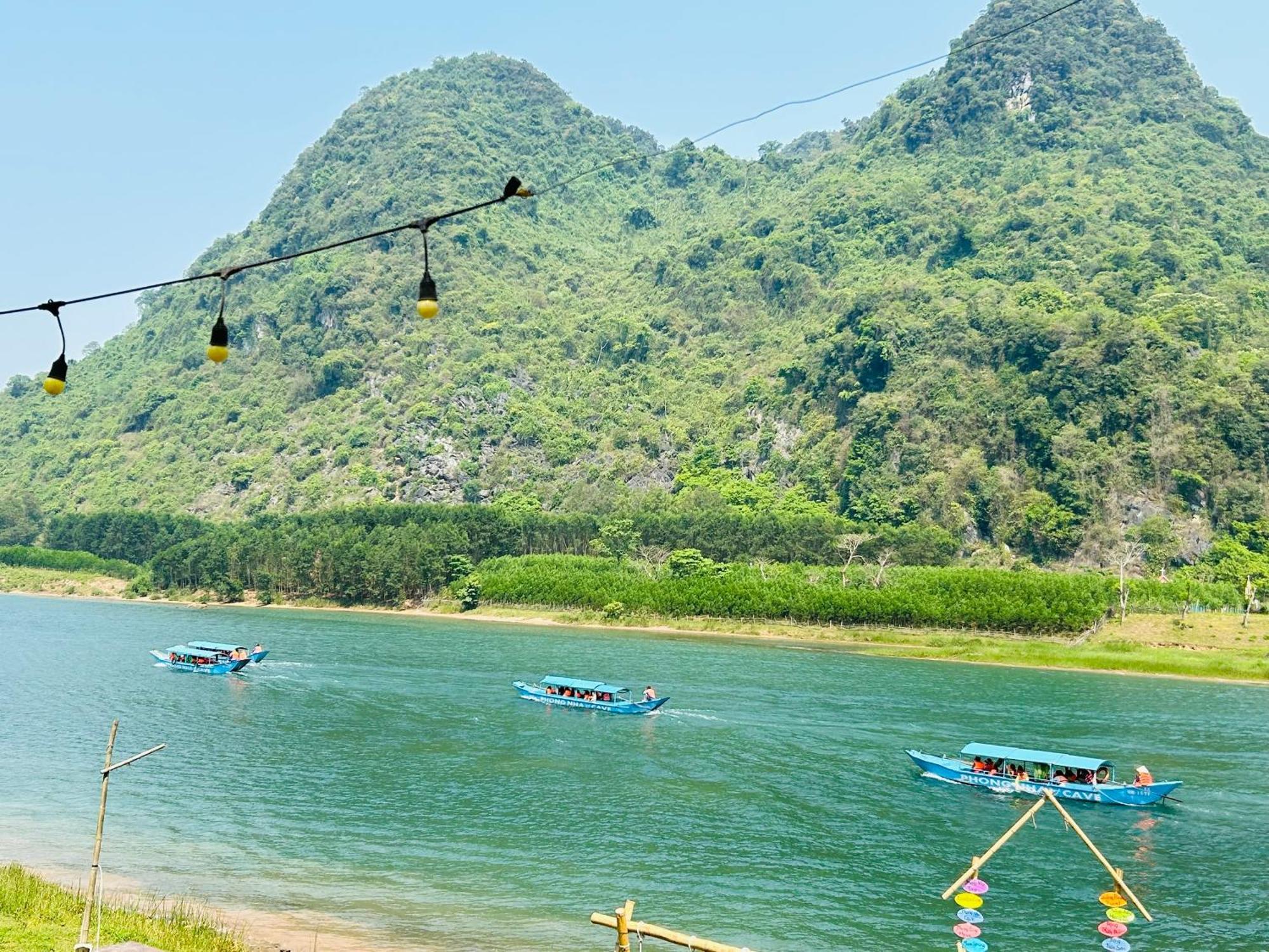 Son River House フォンニャ エクステリア 写真